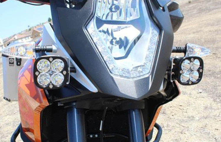 Kit de luces auxiliares LED deportivas Baja Designs Squadron - KTM 1190 / 1290 Adventure Foto 2 de 4