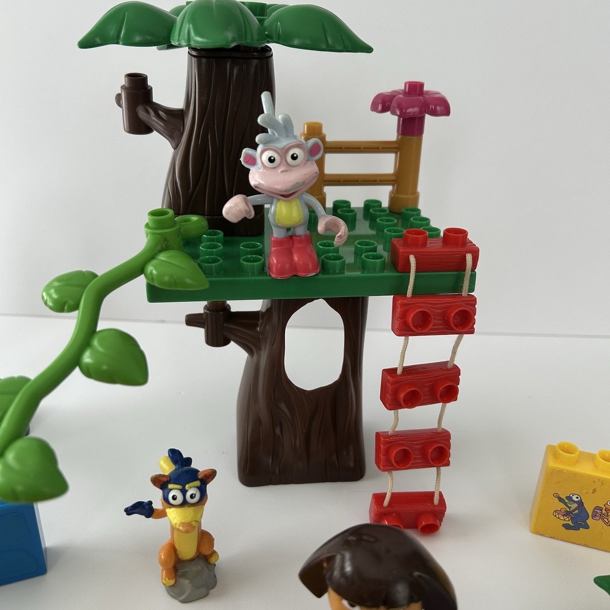 Mega Bloks NICK JR. DORA The Explorer #3002 Rainbow Rock Adventure