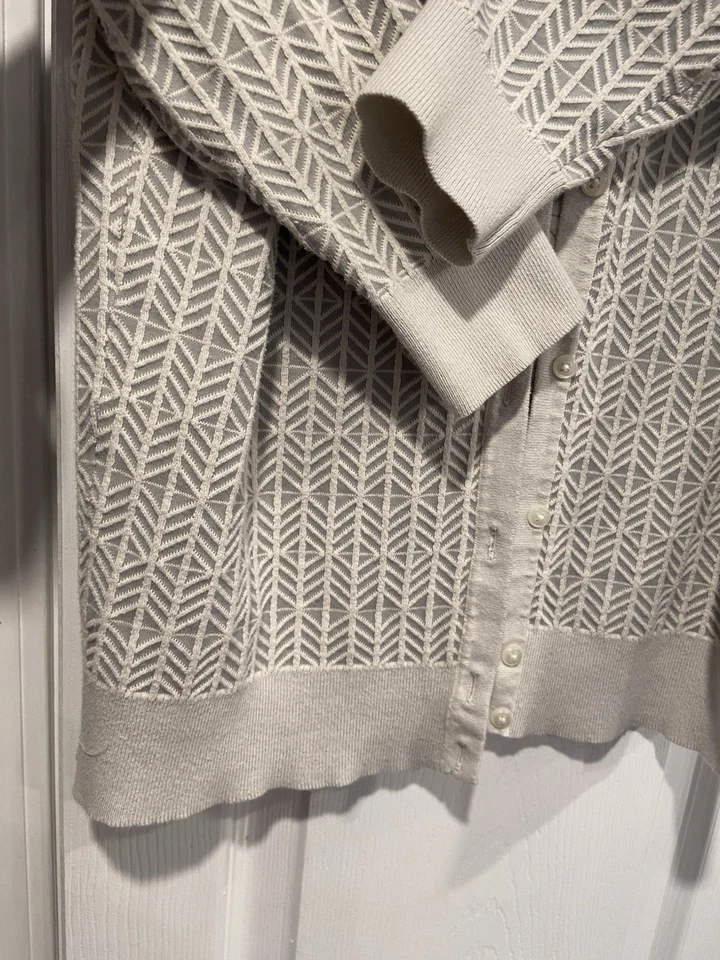 Cárdigan elástico ligero manga 3/4 tejido texturizado gris crema talla L Merona Foto 3 de 4