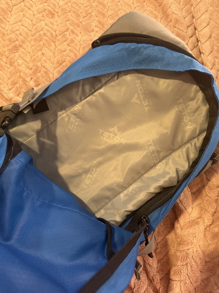 Mochila de hidratación Teton Sports Oasis 18L (solo bolsa, sin vejiga) Foto 3 de 4