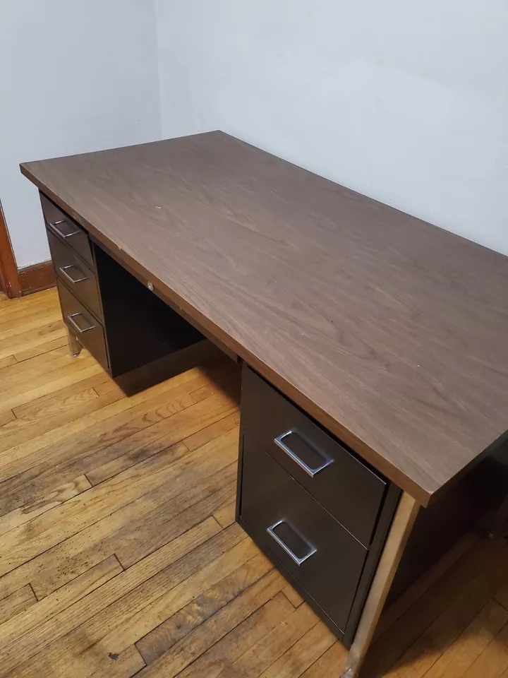 Tapa laminada de escritorio industrial cisterna mediados de siglo moderna Foto 3 de 4