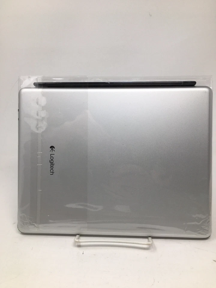 Logitech 920-004327 Ultrathin Keyboard Cover iPad 2 and 3rd Generation Bluetooth - Image 3 of 4