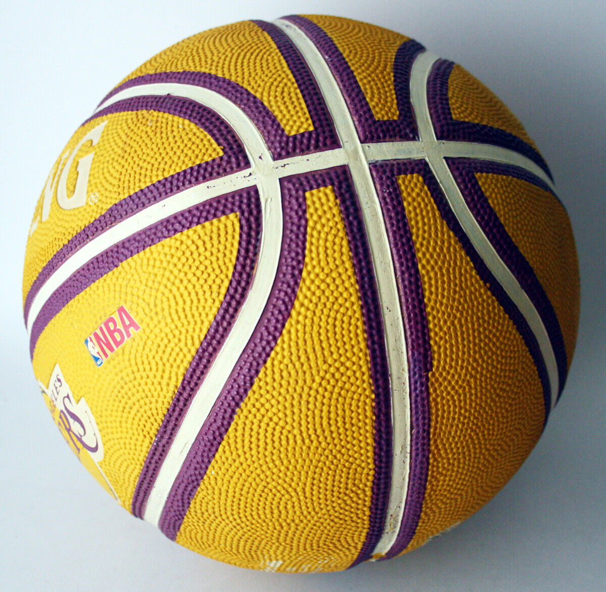 RARE 2010 SPALDING LAKERS KOBE BRYANT OUTDOOR BASKETBALL RARE 2010 SPALDING LAKERS KOBE BRYANT OUTDOOR BASKETBALL