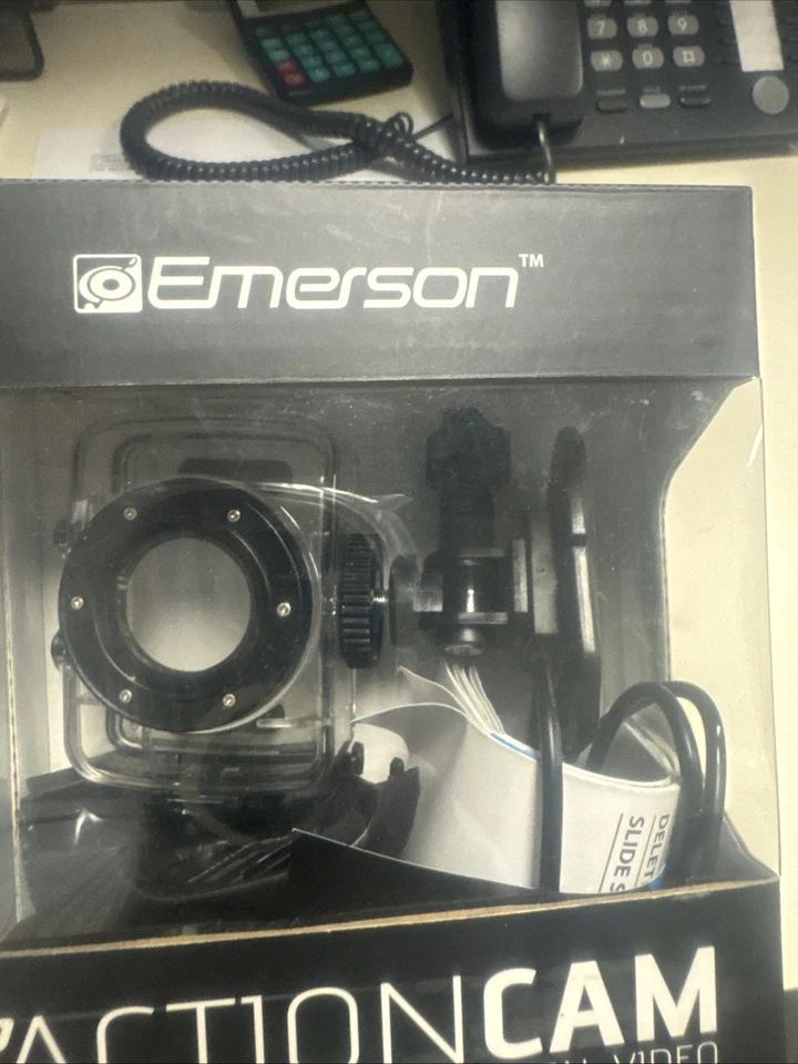 Emerson Camcorder -EVC355BK- ACTION MINI - Image 2 of 3