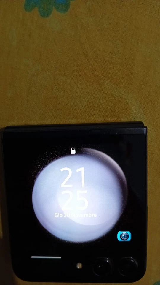 Samsung Galaxy Z Flip5 · 256GB, foto 3 di 5