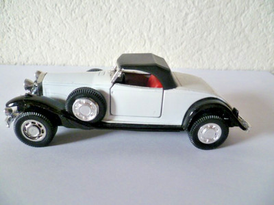 Yatming Rolls Royce Phantom II weiß/schwarz 1:43