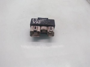 VOLVO V70 II SW Lüfterrelais 1398845 2.50 Petrol 155kw 2003 35076822