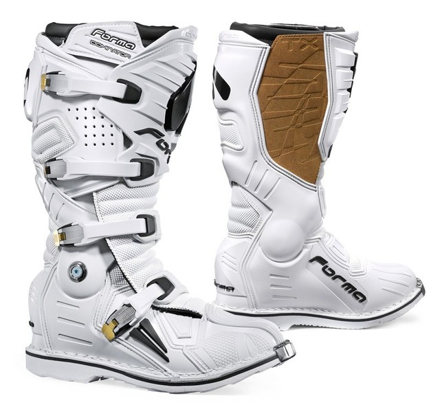forma dominator boots
