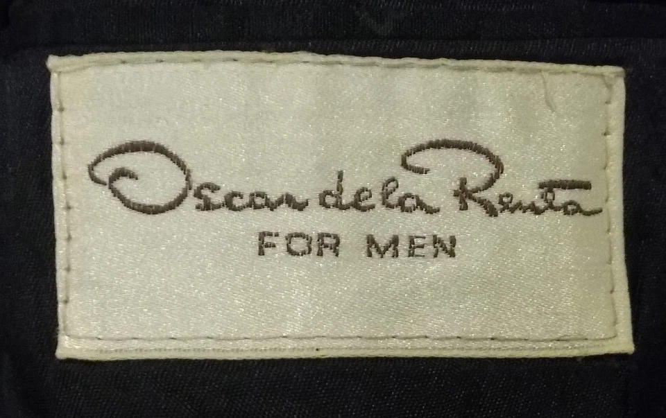 Blazer Oscar de la Renta Terciopelo Negro 42" Pecho X 31" Largo 2 Botones Delantero Foto 2 de 4