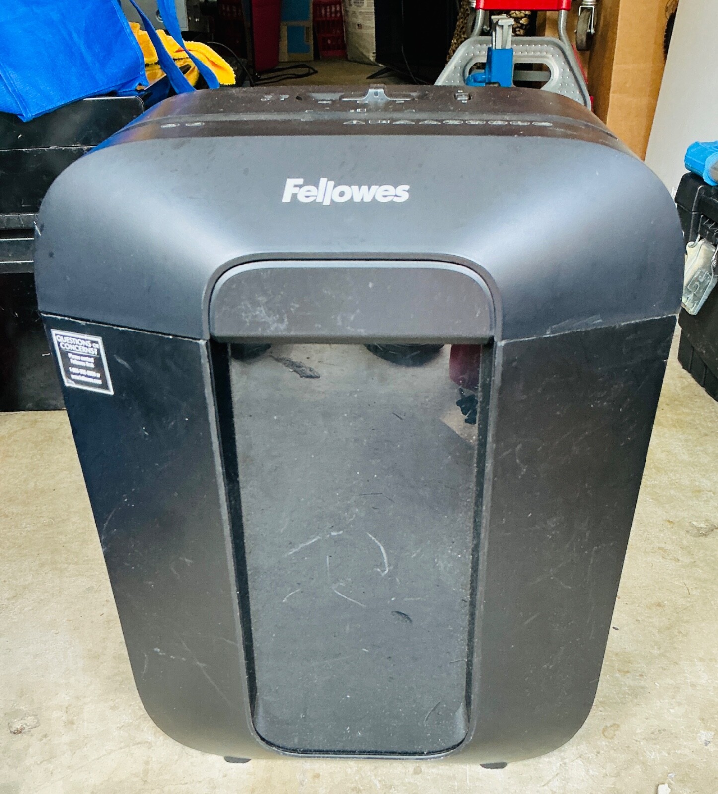 Fellowes 4400101 8MC Shredder-LX41 8 Sheet Micro Cut Paper Shredder