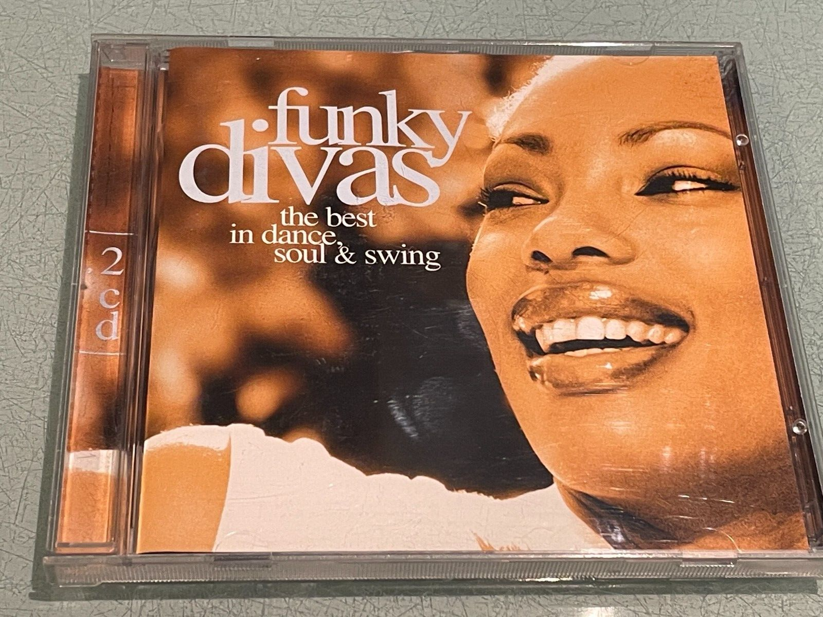 Funky Divas - 2 CD's Album - 40 Great Tracks Various Artists- 1997 Global TV