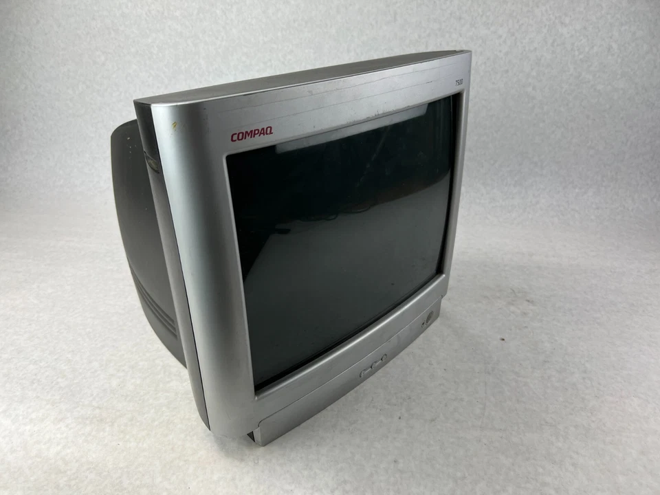 HP Compaq CV7500 17" Color Monitor 262243-339 1024x768 @85Hz NO STAND - Image 3 of 4