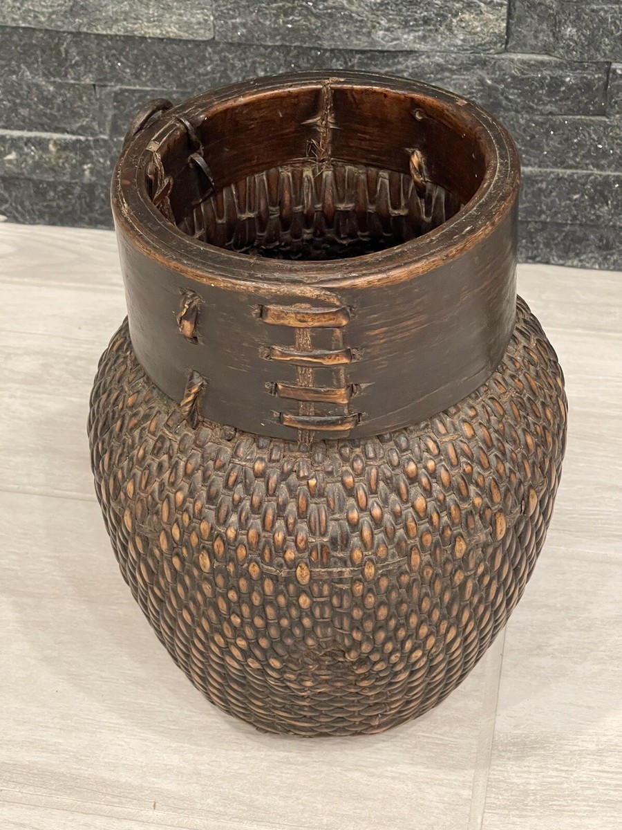 Chinese Woven River Basket, circa 1900 Antique Willow Fish