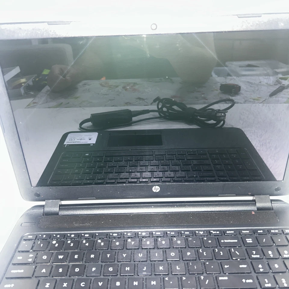 HP Notebook 15.6" RTL8188EE Laptop 6GB Ram - Black NEEDS BATTERY USER LOCKED - Image 3 of 4