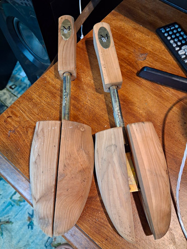 Woodlore Wooden Shoe Trees Pair w/ Metal Shanks (2 pcs)