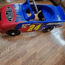 Jeff Gordon 24 Nascar Kids Ride On Pedal Car DuPont Flames 3.5 Feet Long 