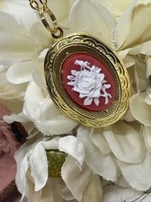 Red White Gothic Vintage DARK ROSE Cameo Locket Pendant Necklace Woman Gold