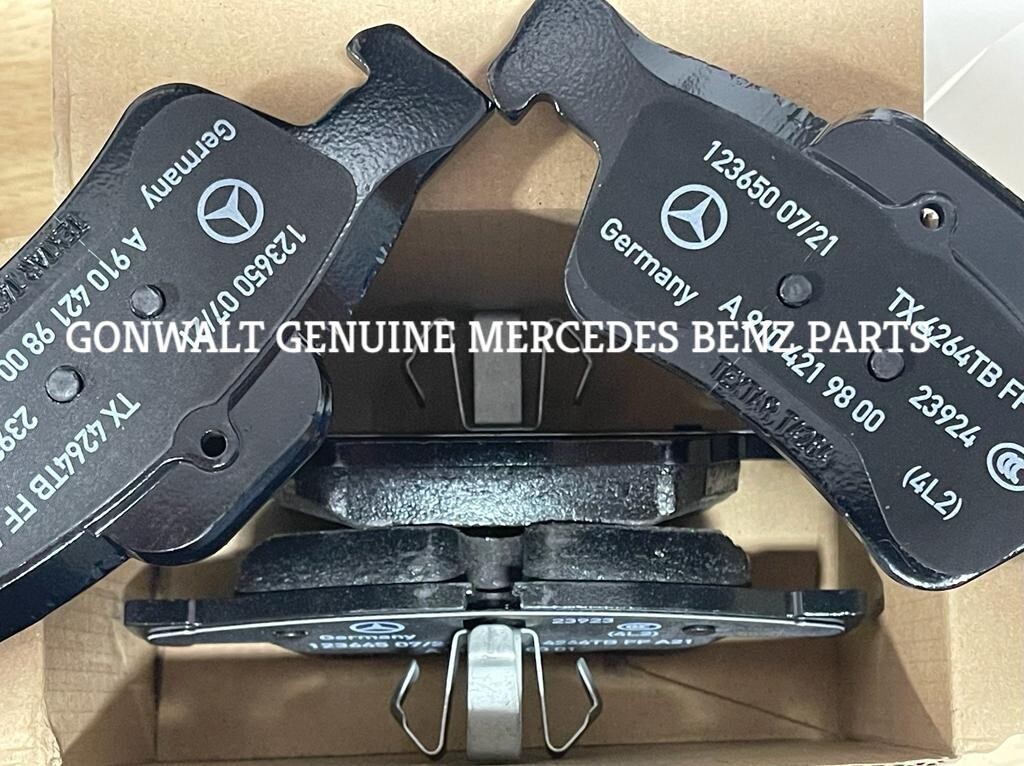 0084205320 Mercedes Benz OE Factory Genuine Rear Brake Pad Set ML class