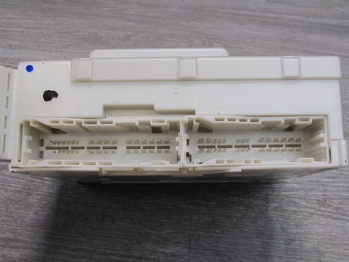 🥇10-11 LEXUS IS350 IS250 CONVERTIBLE FUSE RELAY JUNCTION BOX MODULE OEM - Picture 8 of 14