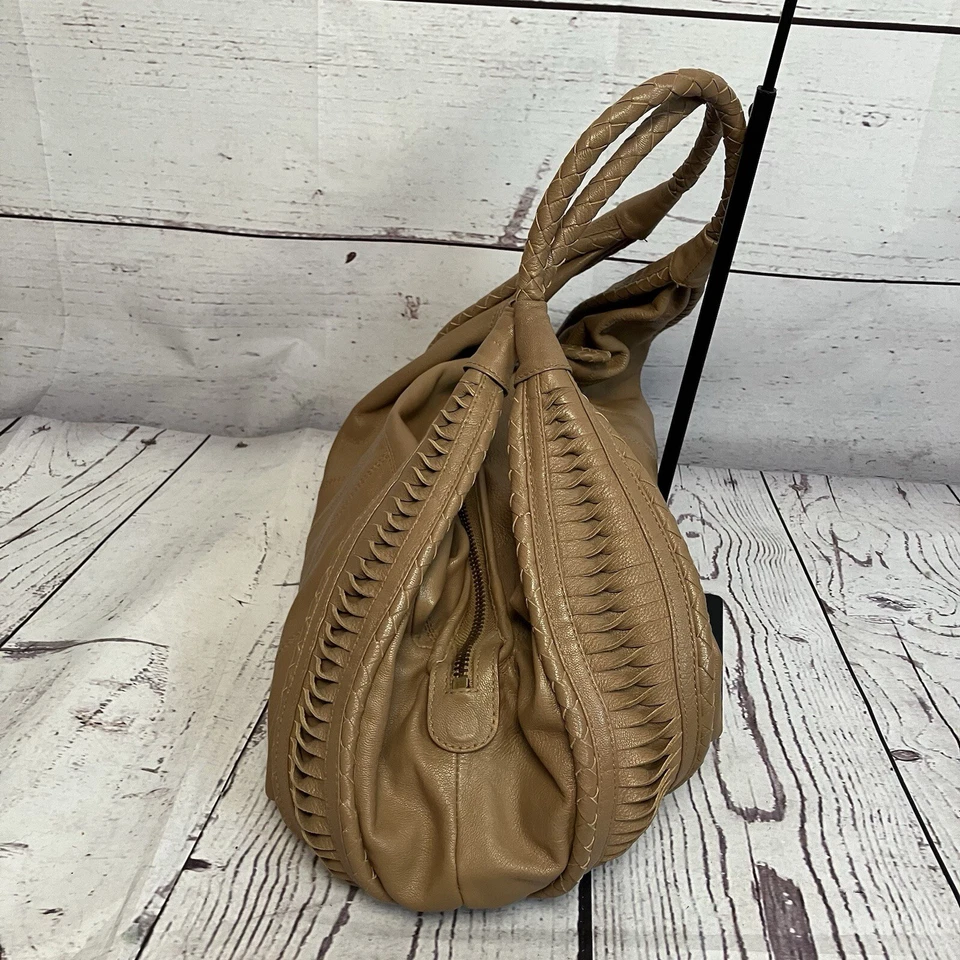 Hobo de gran tamaño de cuero artesanal Clever Carriage Company St. Tropez Foto 3 de 4