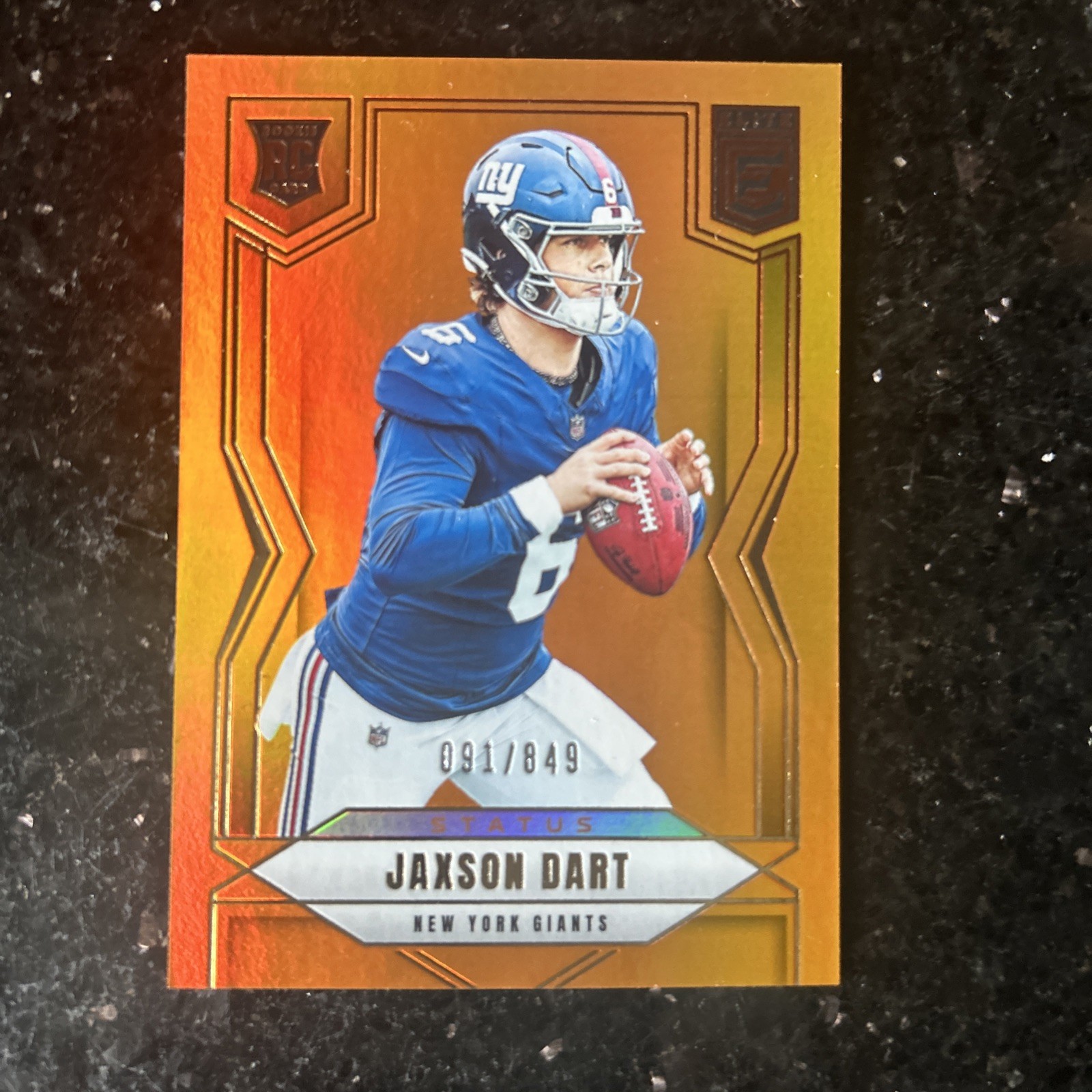 2025 Panini Donruss Elite - Jaxson Dart #103 Status Metallic Orange /849 (RC)