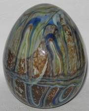 Gro&szlig;es, mehrfarbiges, mundgeblasenes Glas-Ei im Murano-Stil &ndash; Kunstglas mit ange