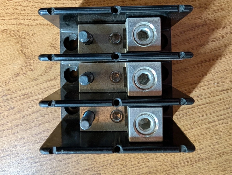 Eaton/Buss 16280-3-M POWER DISC BLOCK 175A-600V SEE PICS - Image 3 of 4