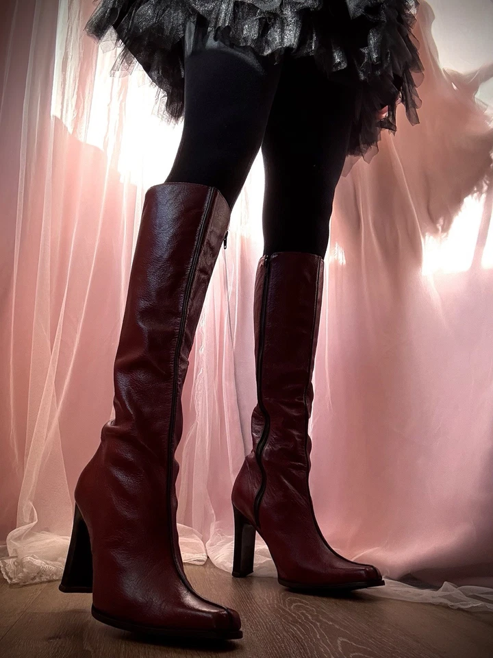 Botas de cuero borgoña de diseño años 90 - Imagen 4 de 4