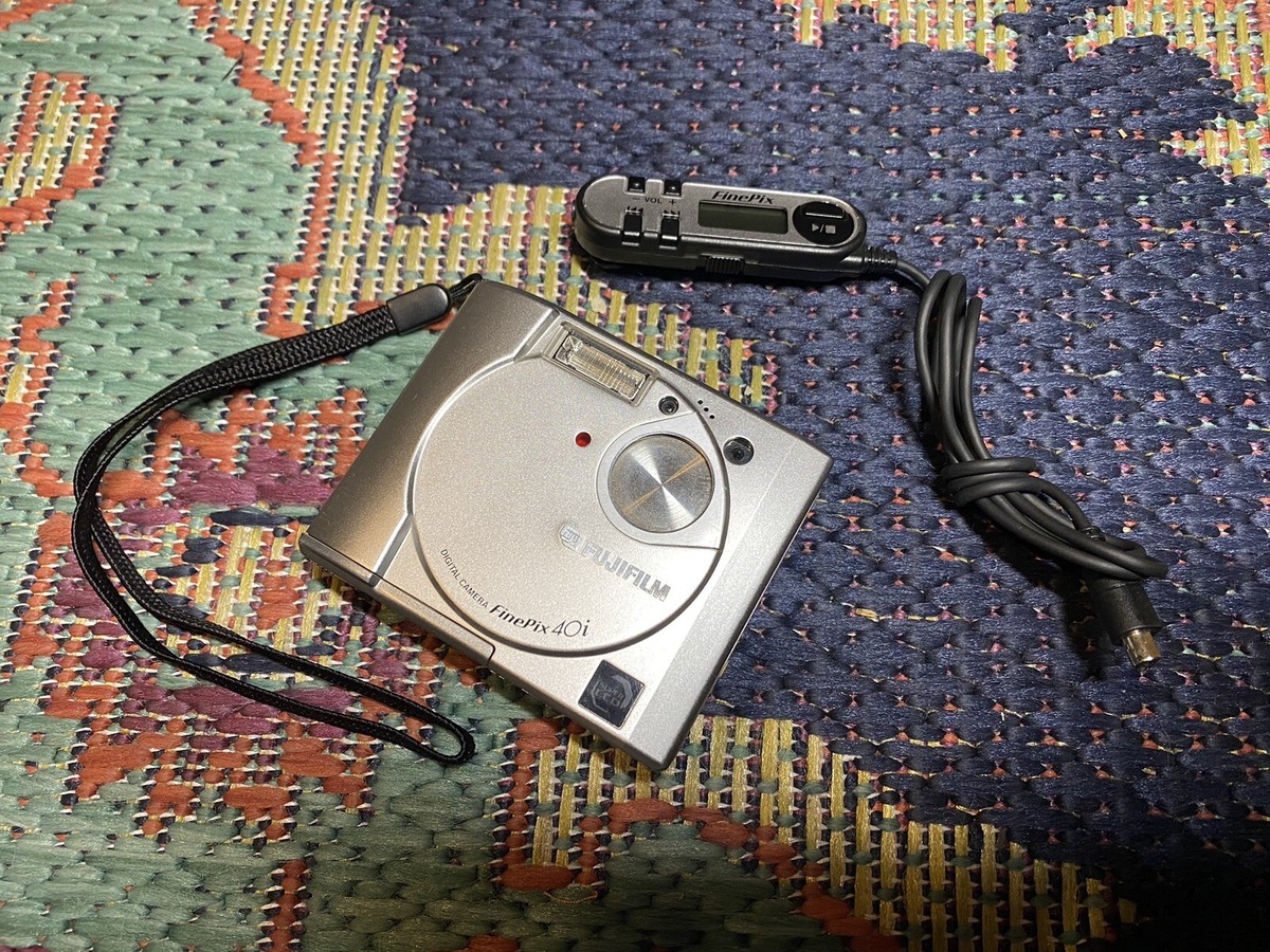 美品　動作品　FUJIFILM FinePix 40i デジタルカメラ Fujifilm FinePix 40i 2.4MP Compact Digital Camera w/ Remote LOOSE