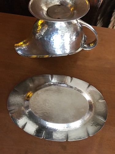 MERIDEN Silverplate HAMMERED Gravy Boat And Oval Tray 2104 - Picture 9 of 9