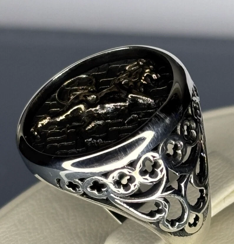 Handcrafted Sterling Silver Lion Ring: Medieval Style Men's Jewelry - Image 4 of 4