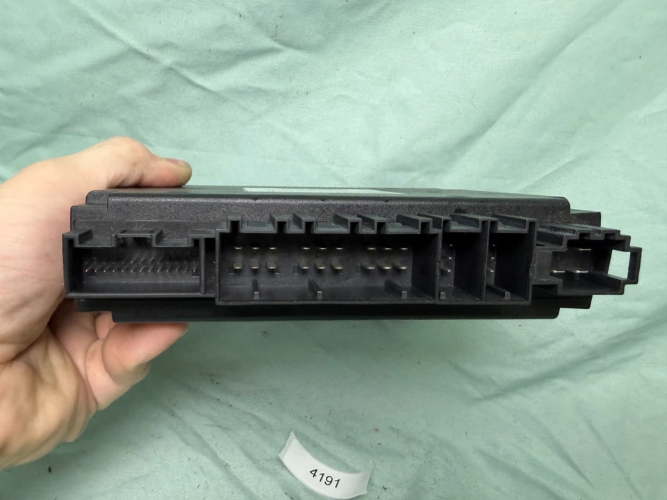 2004-2007 Volkswagen Touareg Body Comfort Control Module BCM ECU 7L6 937 049 K - Image 4 of 4