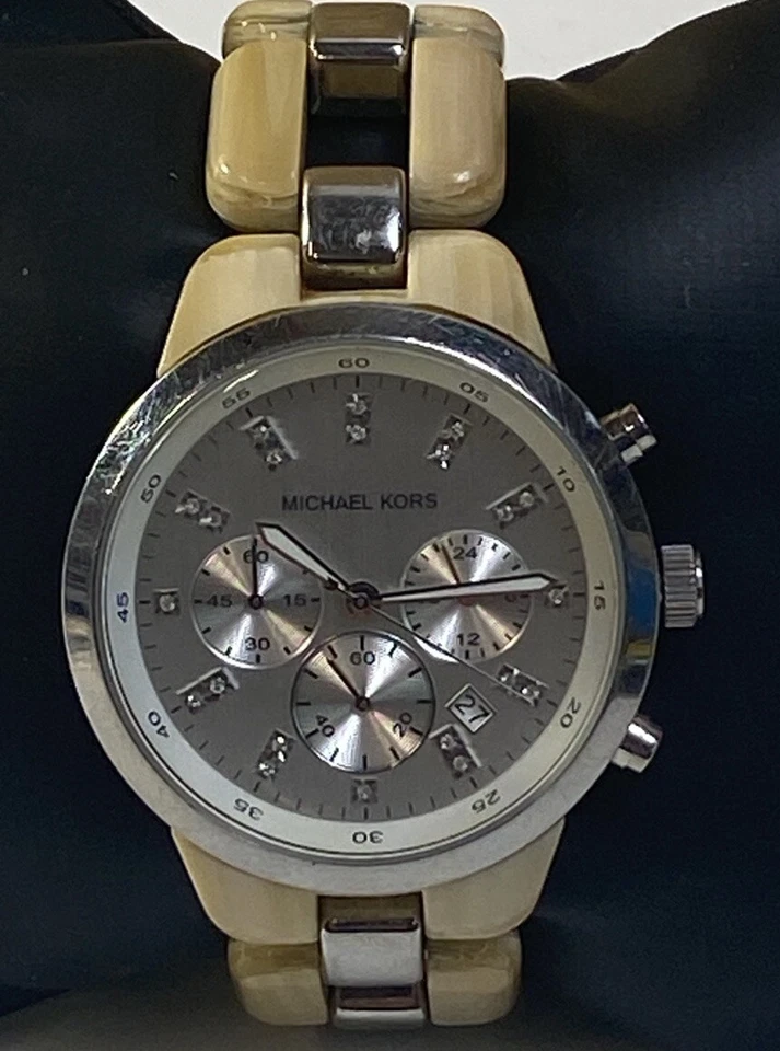 Michael Kors Oversized Watch MK5610 - Silver/Horn Band - New Battery - Image 3 of 4