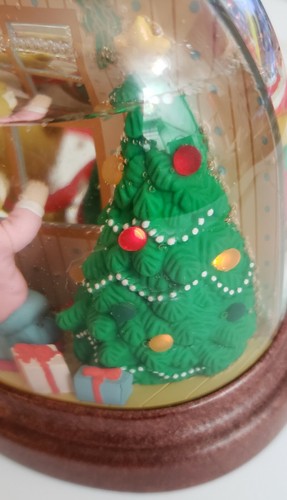 VTG Vision of Christmas Light Up Snow Globe Santa & Sleigh 1988 Avon Dual Sided - Picture 3 of 10