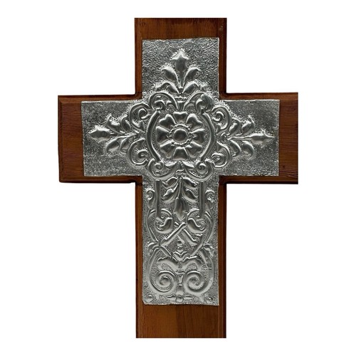 Vintage Handcrafted Wooden And Embossed Tin Hanging Wall Cross 9.5” x 12” - Picture 4 of 9