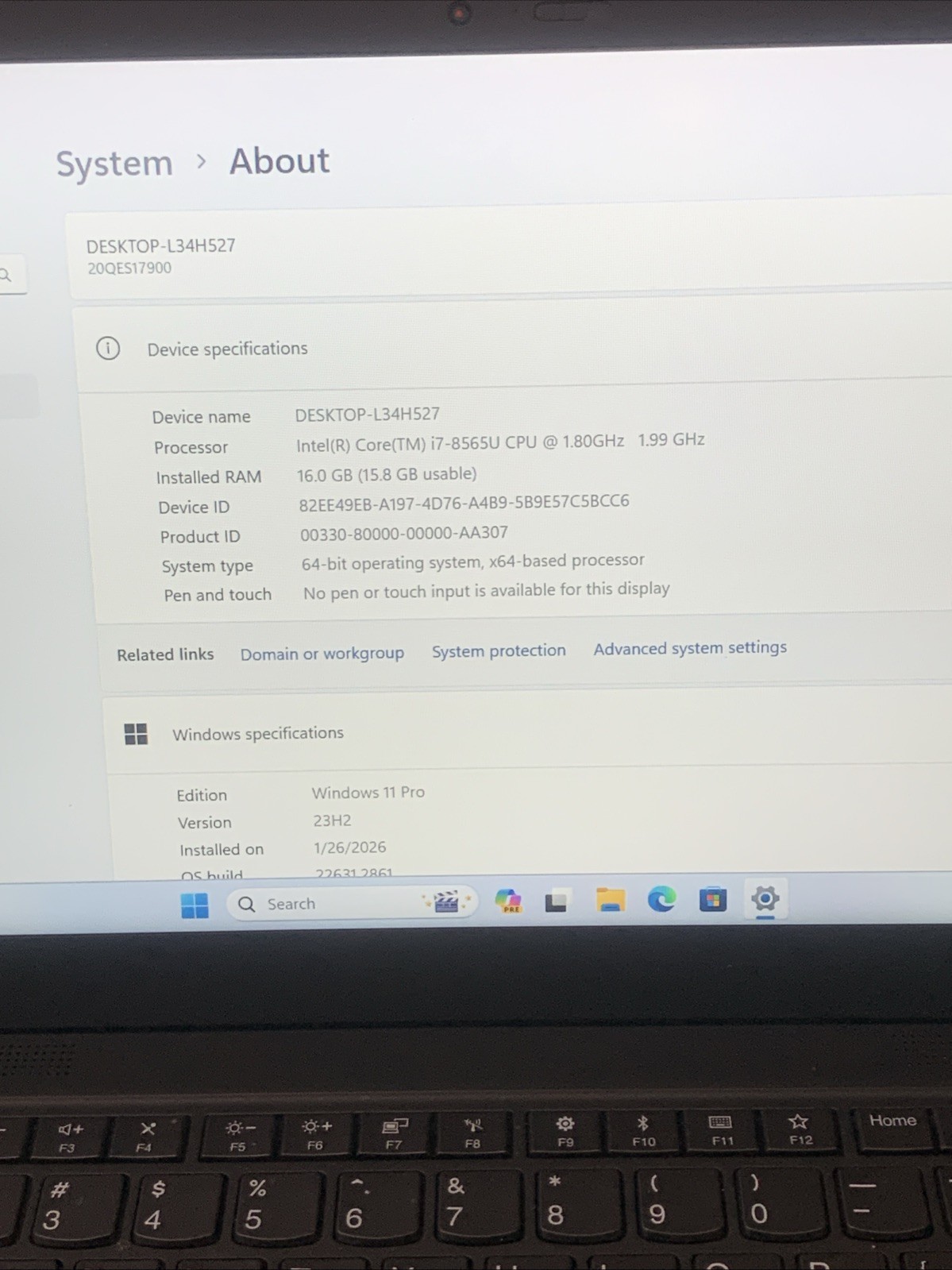 Lenovo ThinkPad X1, 14-Inch Laptop, with Intel Core i7 8th Gen., 256 GB NVMe (Non-Volatile Memory Express), Windows 11 Pro