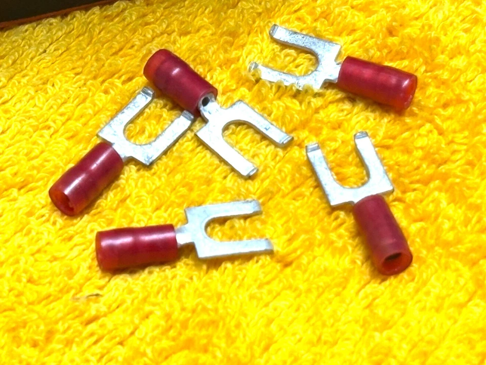 (100)  THOMAS & BETTS  T & B RA18-10FS Insulated Fork Terminal Flange 22-16 No10 - Image 2 of 4