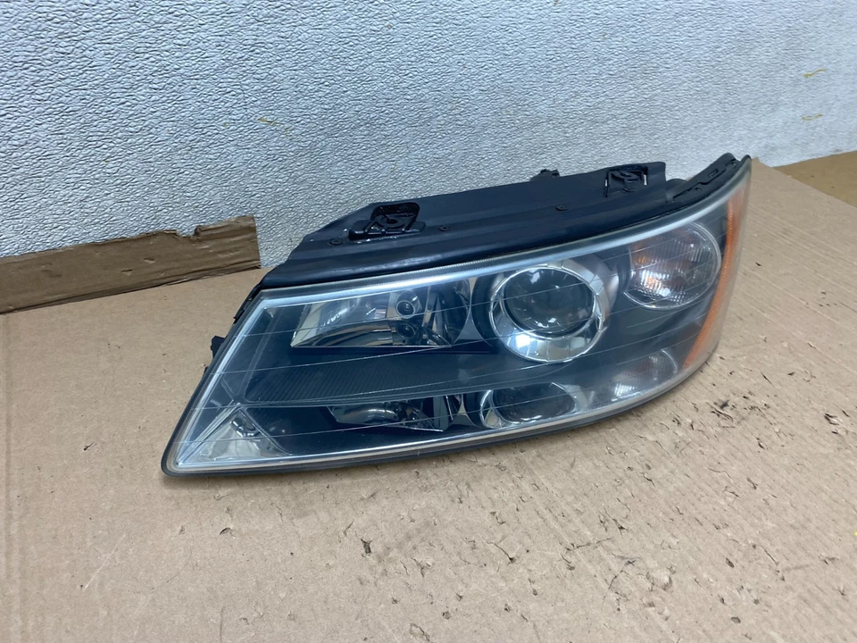 2006 to 2008 Hyundai Sonata Left Driver LH Side Headlight Halogen Oem U8176 DW - Image 3 of 4