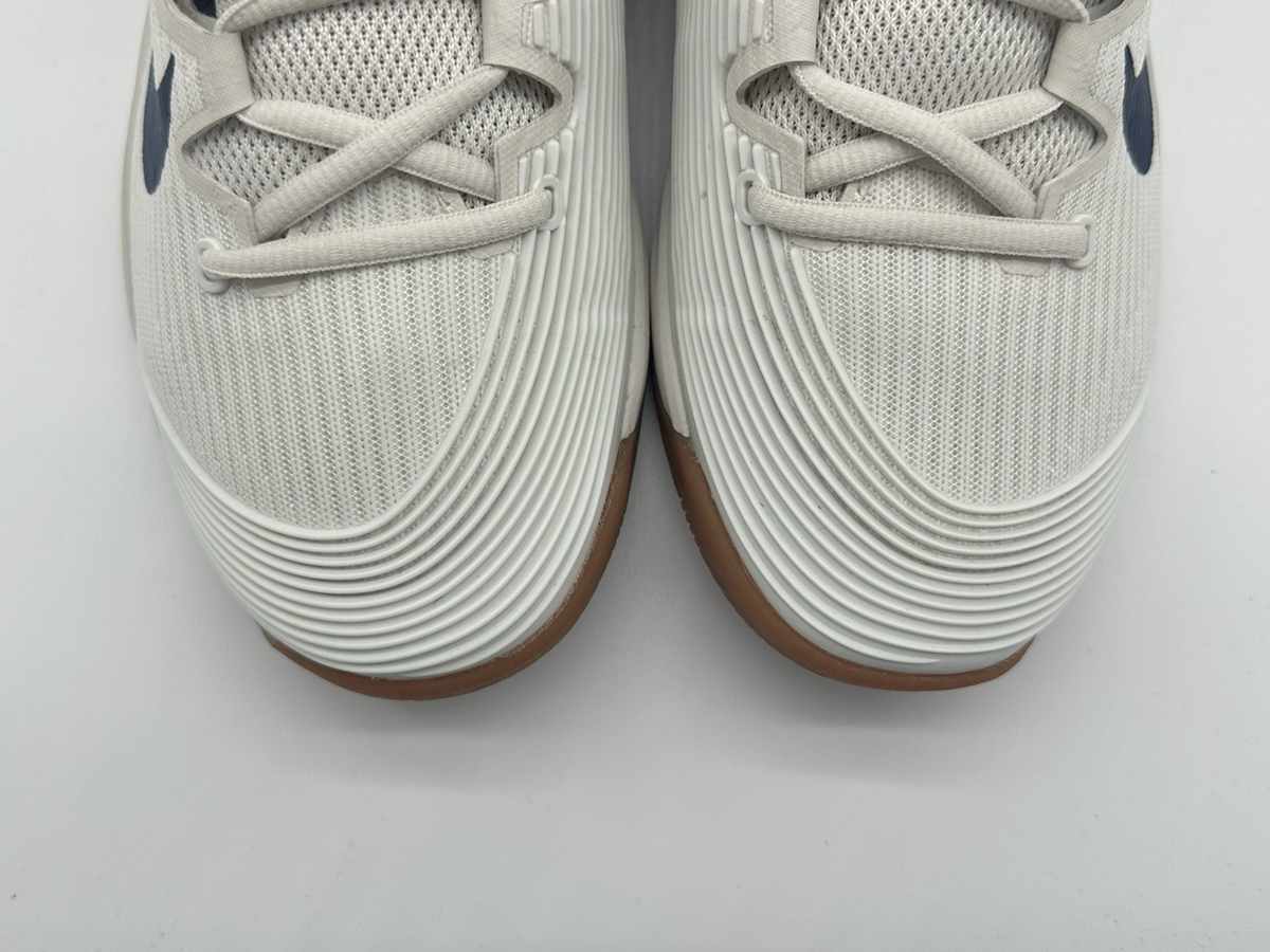 Size 10.5 - NikeCourt Air Zoom Vapor 12 HC Summit White