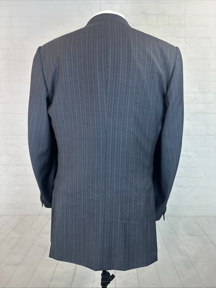 Corneliani Men’s Suit 42L 36X32 Dark Gray Striped Super 120s Wool Made in Italy - Image 4 of 4