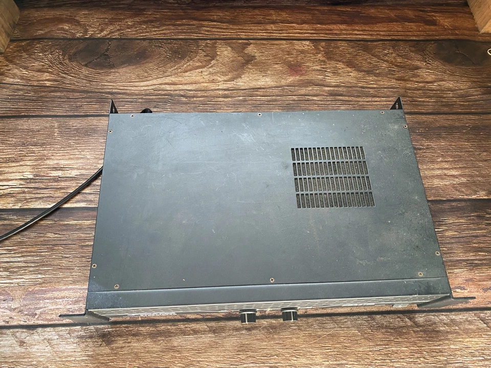 Pyle Pro PQA2100 ~ Rackmount Stereo Power Amplifier ~ 230W/Channel @ 8 Ohms - Image 2 of 3