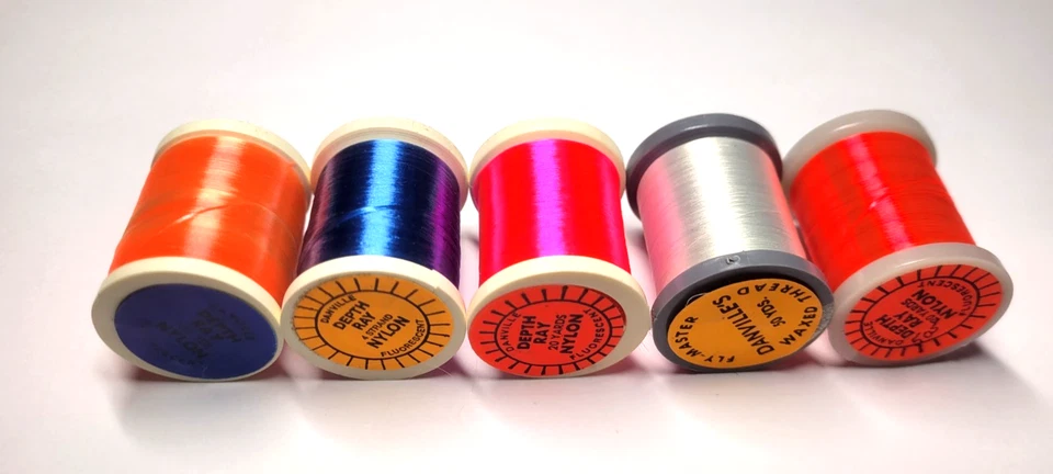 DANVILLES DEPTH RAY NYLON & WAXED FLUORESCENT THREADS 20-50 & 100 码组合套装 — 第 2/4 张图片