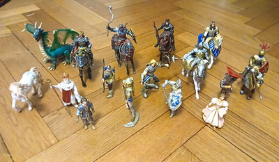 Spielfiguren Ritter & Reiter mit Pferden und Drache von SCHLEICH, 15 Stück