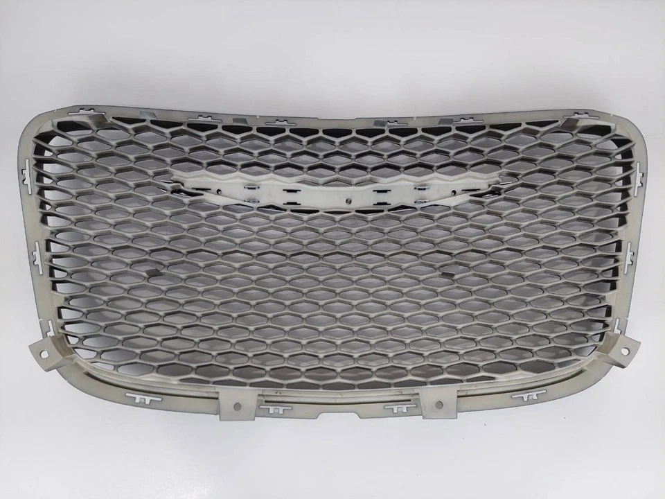Rejilla plana negra apta para Chrysler 300 300C 2015-24 con ala emblema Foto 2 de 4