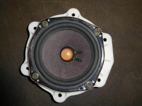 28156 1W300 BOSE L/R Left Rear Speaker 