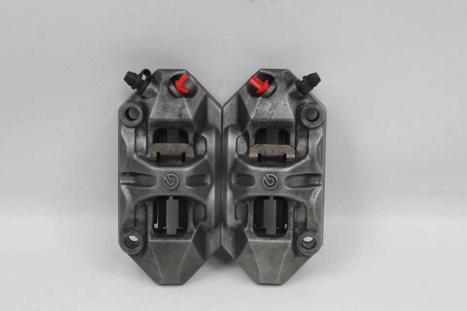 Ducati Diavel Carbon 12-13 Brembo M4 Front Brake Calipers Caliper & Pads 100mm - Image 2 of 4