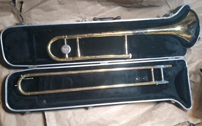 Bach TB300 Tenor Trombone w/ case/MP. USA. Good condition Plays well