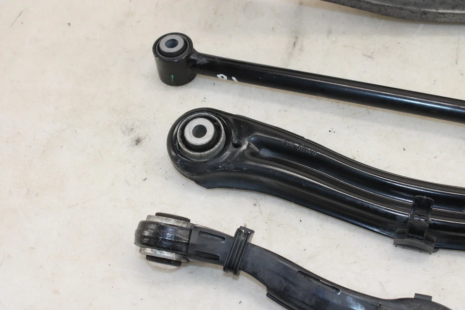 Juego de brazo de control trasero izquierdo Mercedes-Benz GL450 2013-2016 OEM IL104 Foto 3 de 4