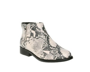 wide width booties size 11