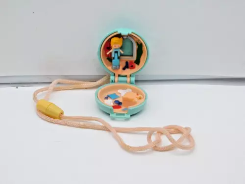 1994 POLLY POCKET - DOLLY PHOTO LOCKET WITH FIGURE - DRESS UP
